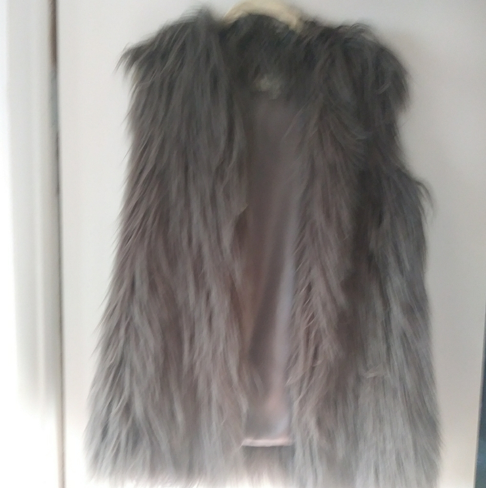 Sale ! HAWKE&CO faux fur vest Small gorgeous